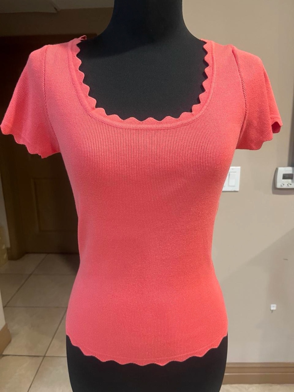 Blu Pepper Coral Pink Scalloped Short Sleeve Knit Top